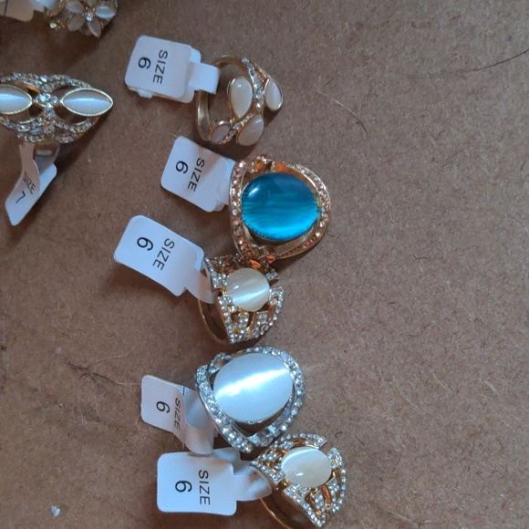 Bundle lot of assorted Jewelry Rings 10 Pieces Size 6,7,8 - Picture 8 of 11